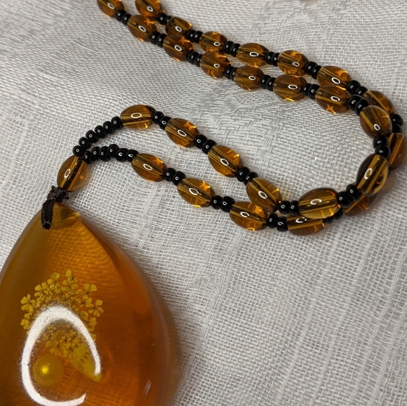 Imitation amber bread necklace - Picture 4 of 4